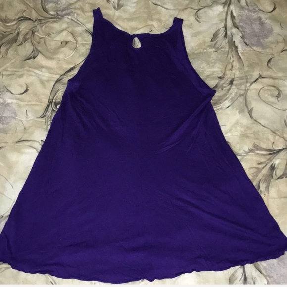 🌟5/$10🌟 Purple GAP tank *FIRM price* - Picture 2 of 8